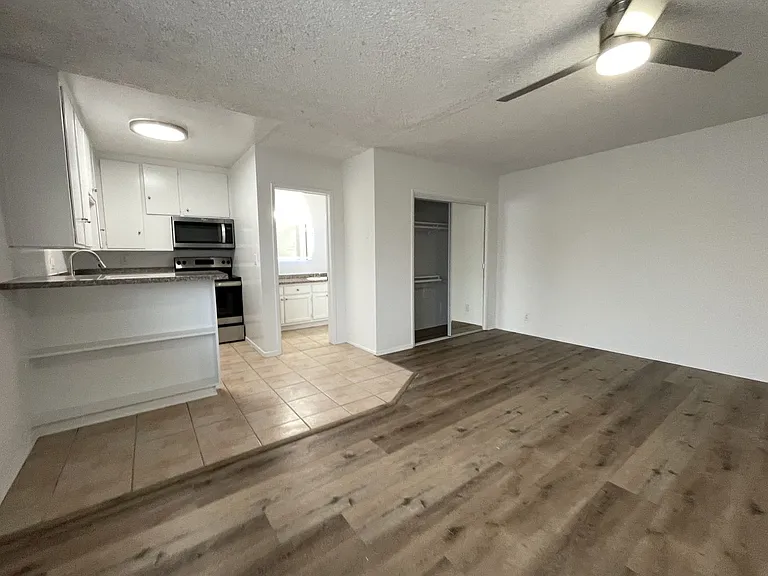 6340 Vineland Ave — Photo 7