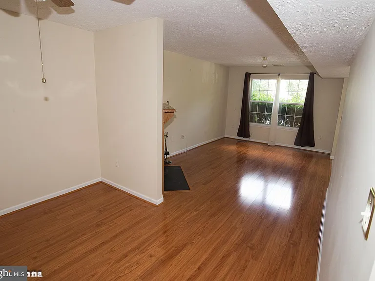 6128 Hoskins Hollow Cir #B — Photo 4