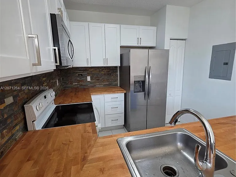 21250 NE 8th Pl #1 — Photo 12