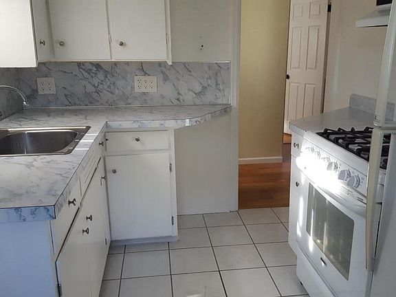 2nd image of 109 24th St N