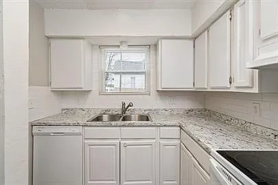(ACH Cis) McMillan St (Units 1 - 6) - 2522 — Photo 12