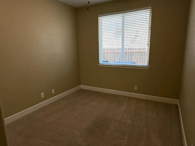 1105 N Perry Ave — Photo 44