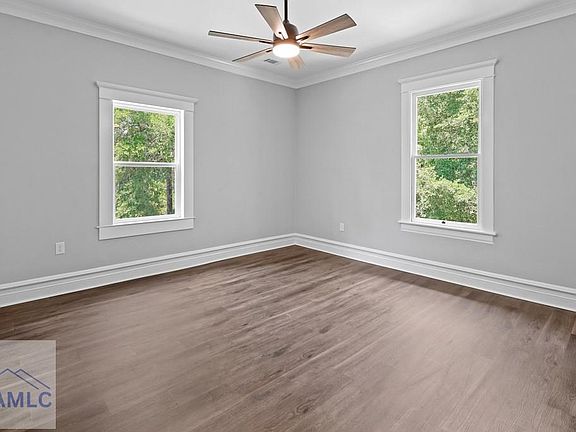 4th image of 674 Dunlevie Rd