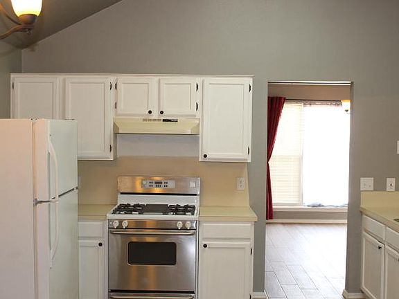 4th image of 505 SW 149th Pl