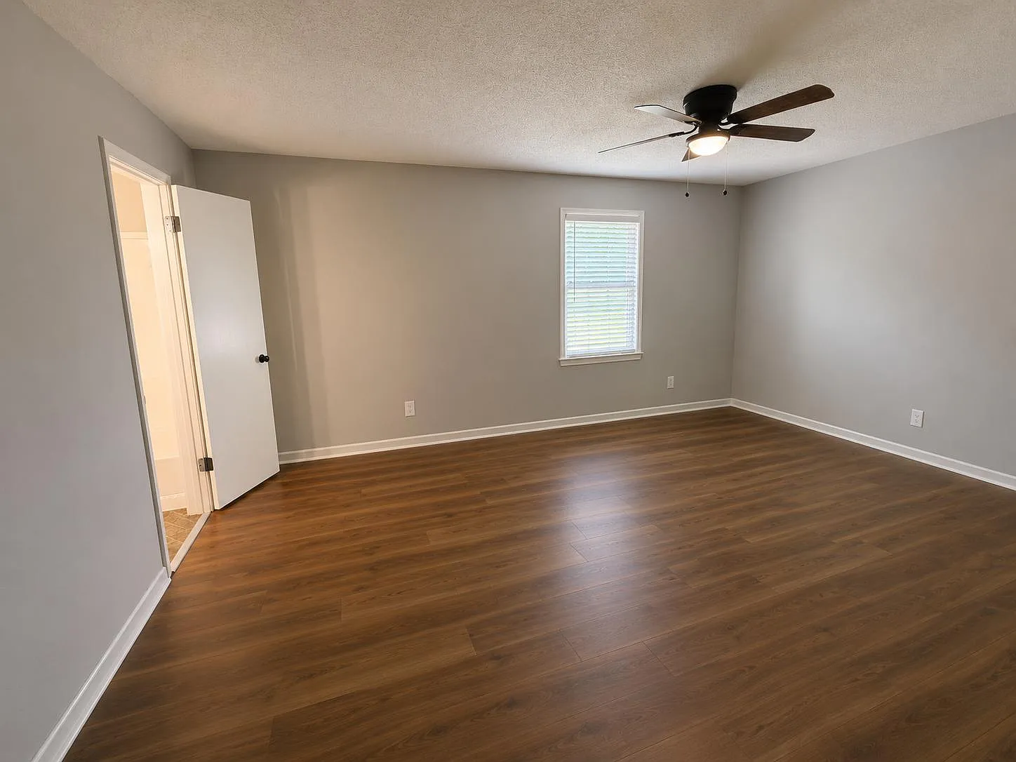 4 bed, 2375 sqft, $2,250 — Photo 3