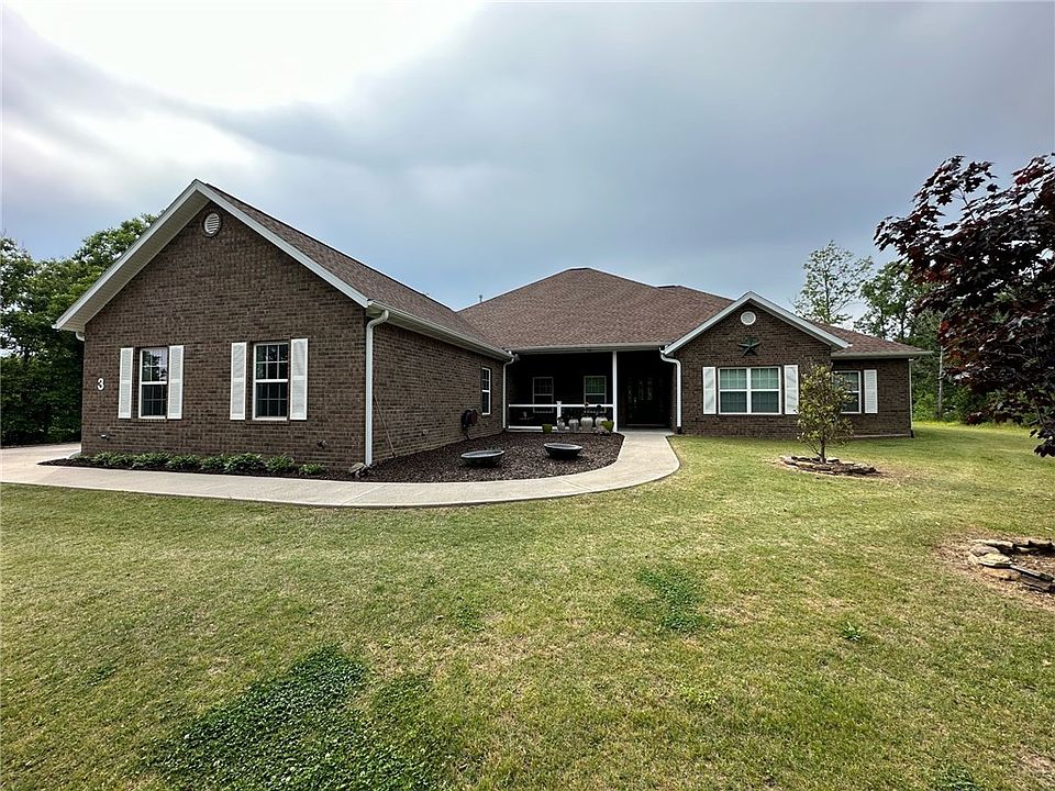 1st image of 3 Iona Cir