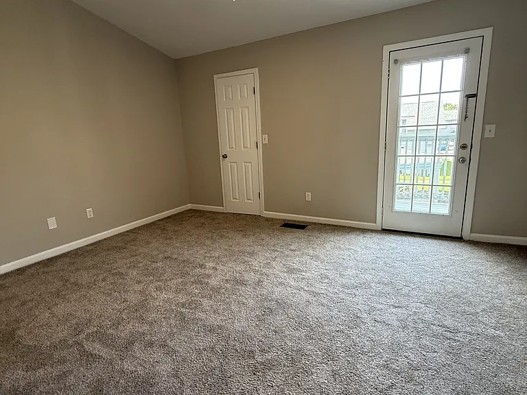 1325 Greendale Ave #38 — Photo 14