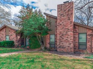 2601 Winding Oaks Dr, Arlington, TX 76016