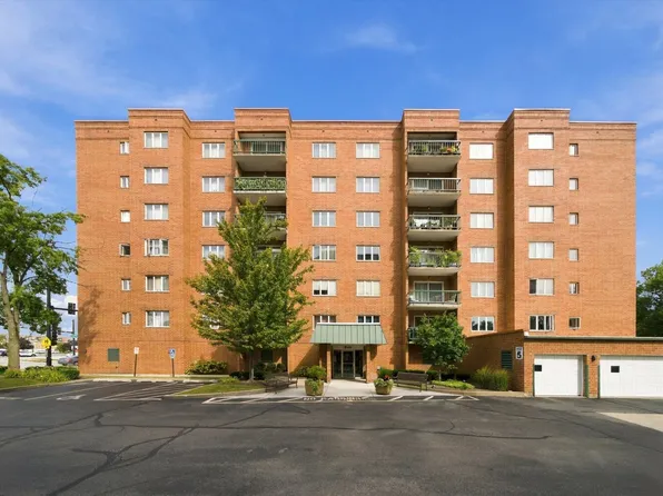 545 S River Rd APT 505, Des Plaines, IL 60016