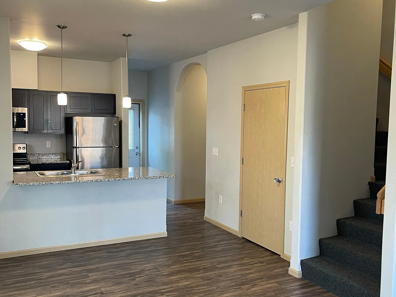 505 E College St — Photo 2