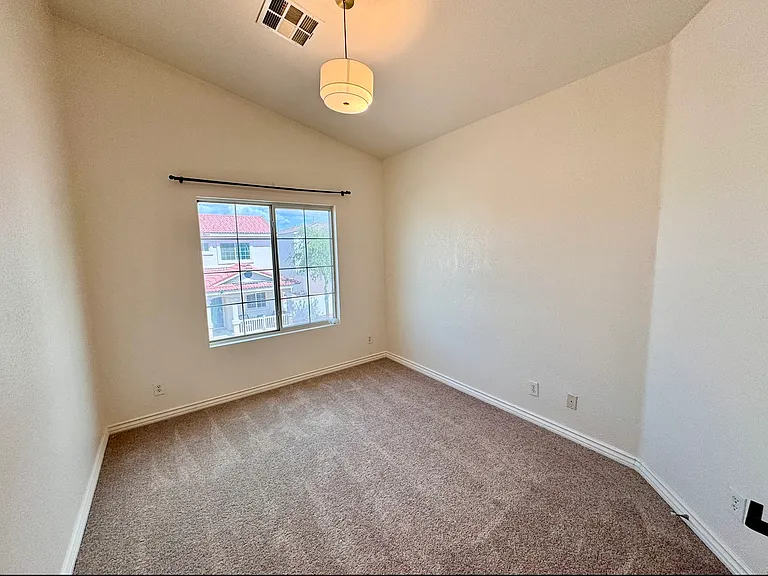 1529 Tillman Falls Ave — Photo 9