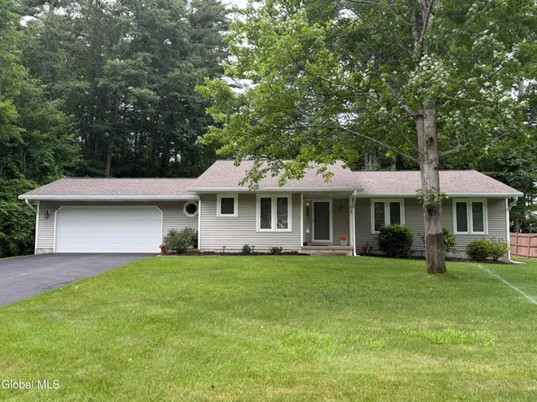 3 Snowberry Drive, Gansevoort, NY 12831