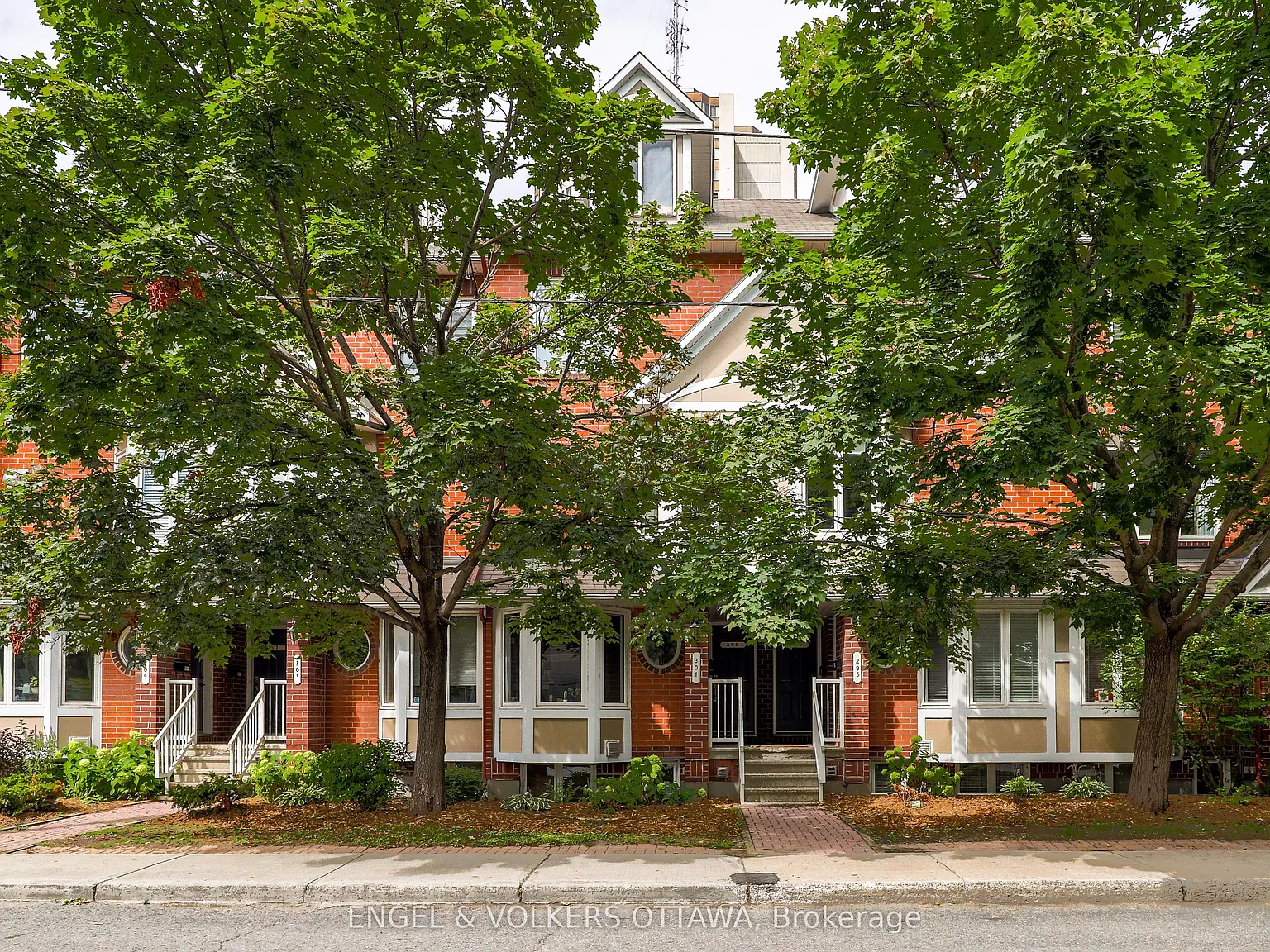 2 bed, $2,499 — Photo 1