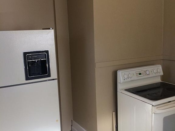4th image of 1527 Morton Ave APT B