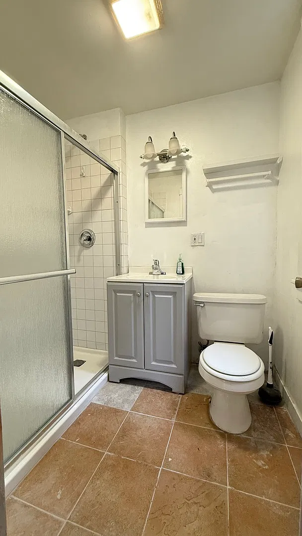 2 bed, 1000 sqft, $1,800 — Photo 4