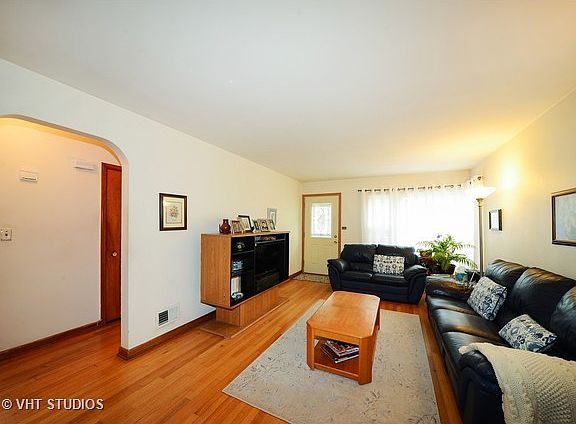2nd image of 3510 Lombard St