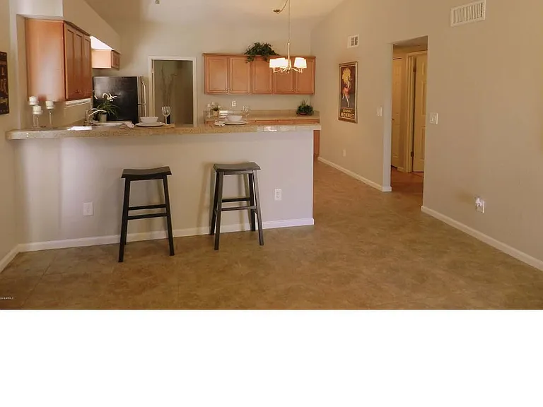 727 S Hartford St #216 — Photo 3