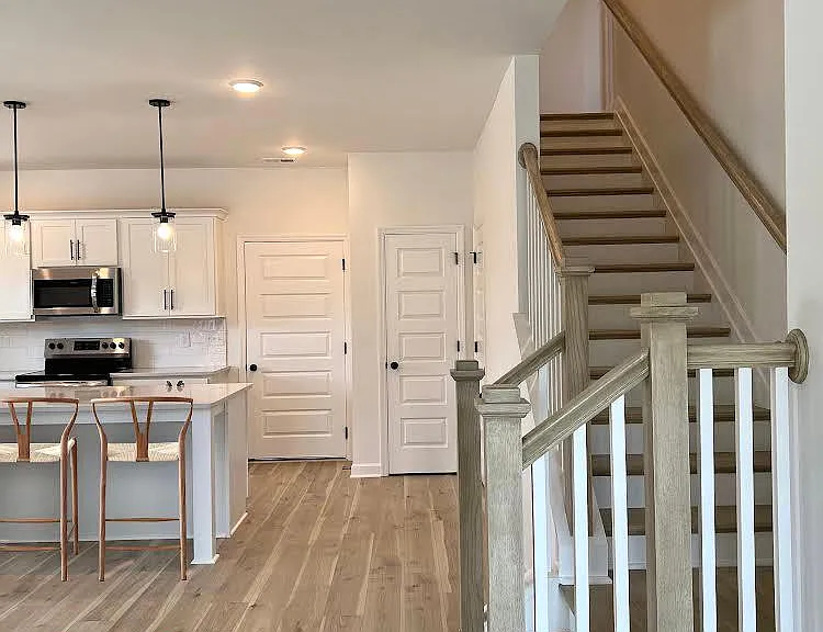 1719 Fenway Loop — Photo 4