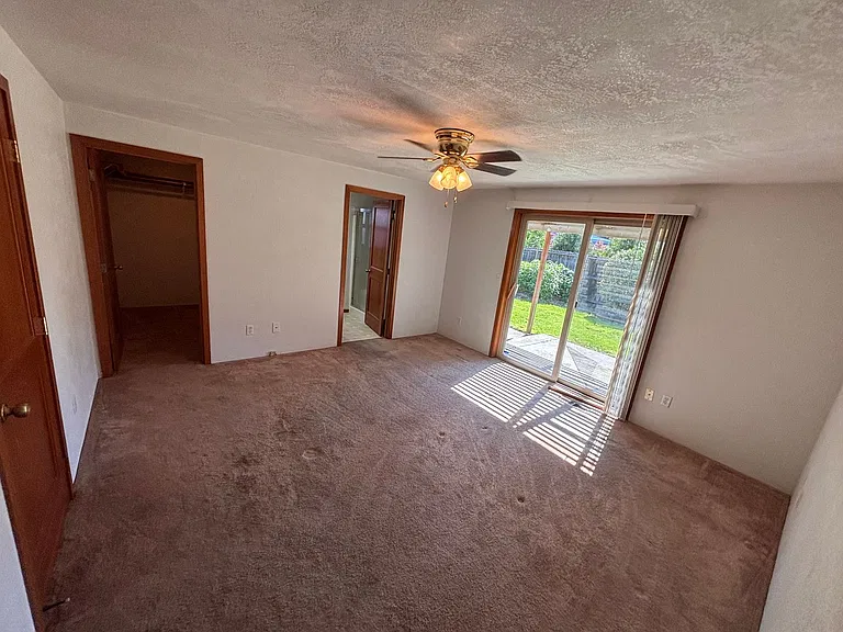 3052 Gary Dr — Photo 15