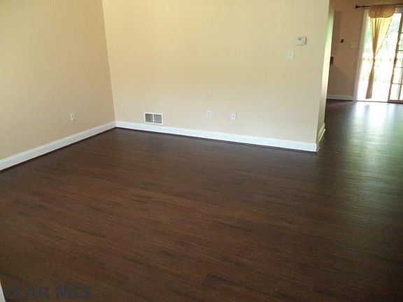 4th image of 662 Oakwood Ave APT C