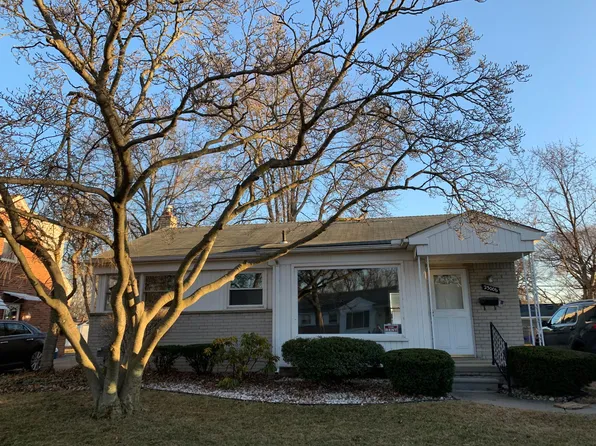 23006 Englehardt St, Saint Clair Shores, MI 48080