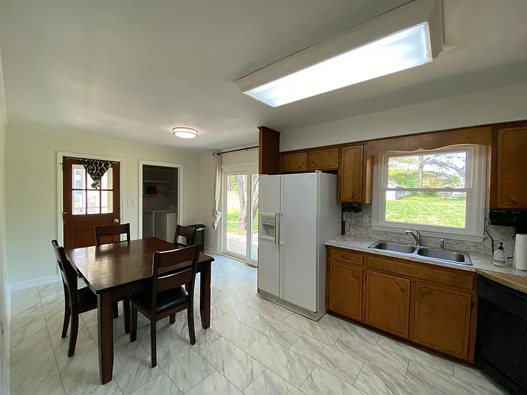 10033 Ligon Mill Rd — Photo 5