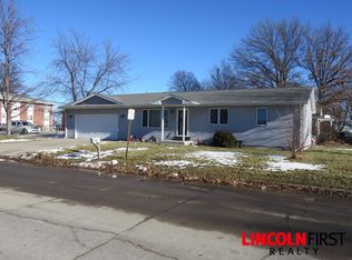 1522 N Locust St, Wahoo, NE 68066