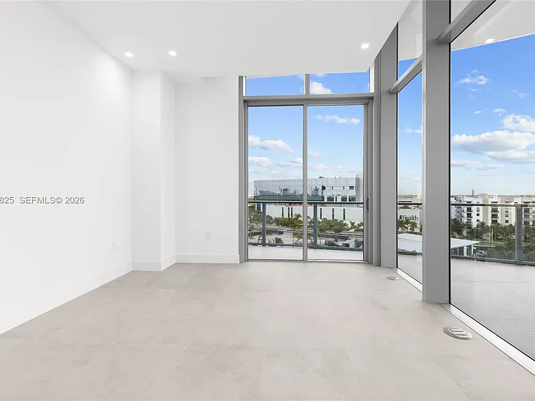 2411 Laguna Cres #606 — Photo 13