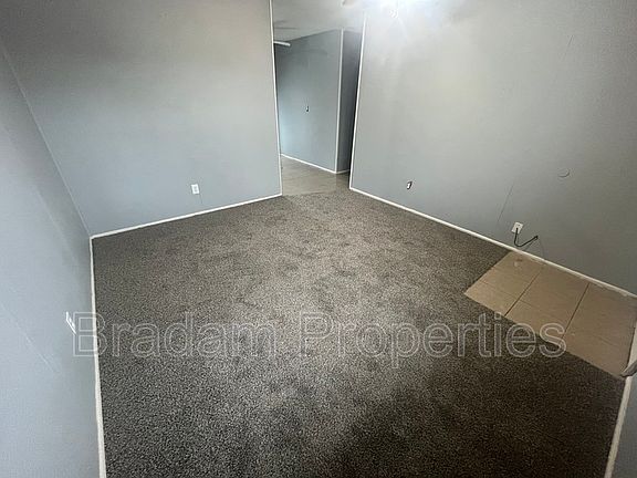 3rd image of 605 N Beaumont St