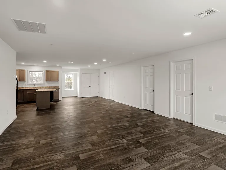 Towns Edge Apartments — Photo 33