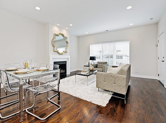 3rd image of 3438 N Milwaukee Ave APT 2S