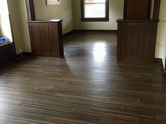 2nd image of 805 N Tacoma Ave