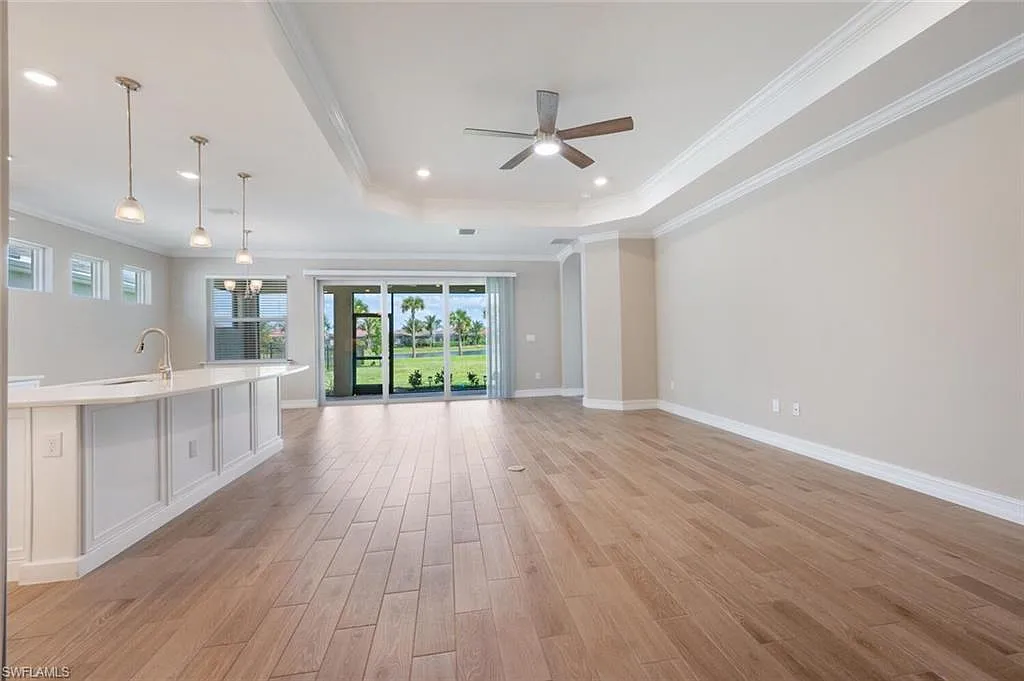 3 bed, 4.0 bath, 2221 sqft, $3,495 — Photo 3