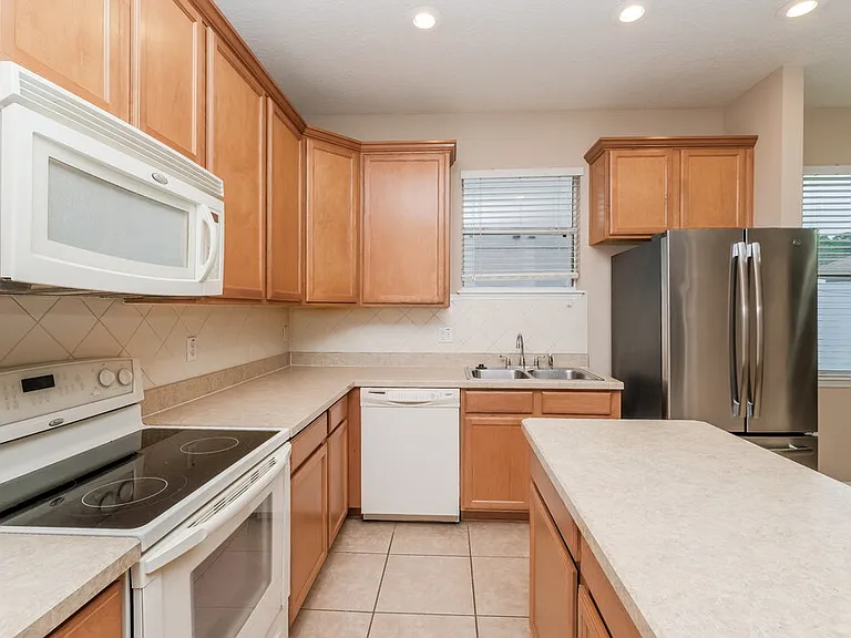 12130 Infinity Dr — Photo 9