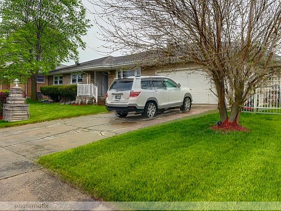 2nd image of 1451 Meadow Dr