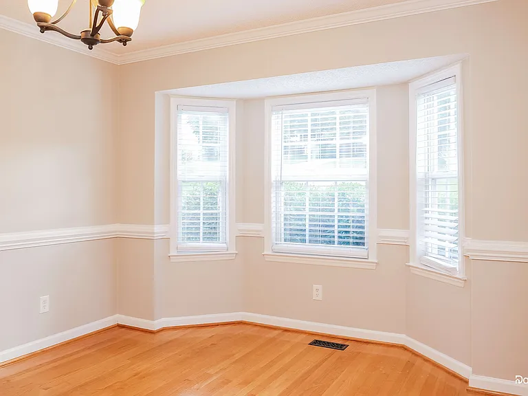 108 Biltmore Dr — Photo 5