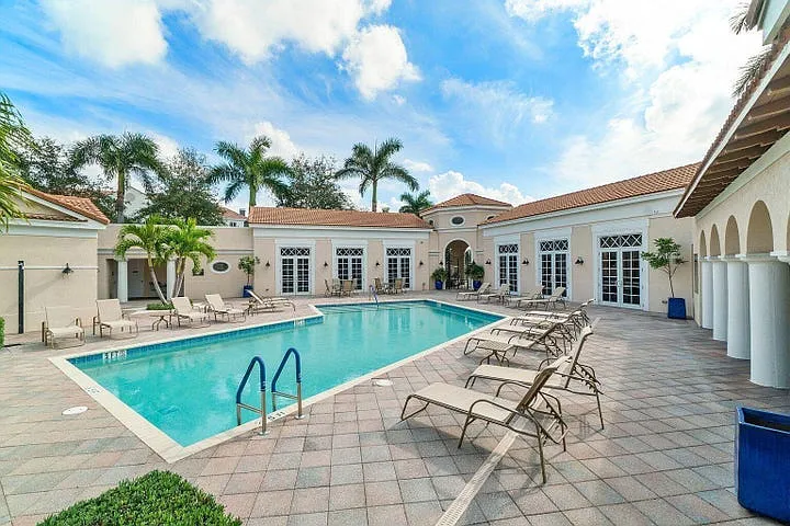 3 bed, 2136 sqft, $4,350 — Photo 3