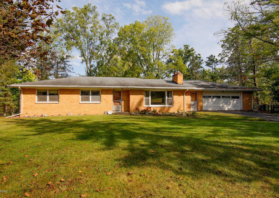 1st image of 12 Boyer Dr