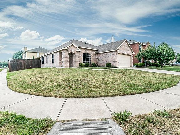 3rd image of 700 Parkford Ln