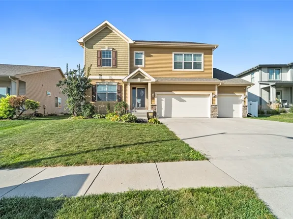 1716 S 14th St, Adel, IA 50003