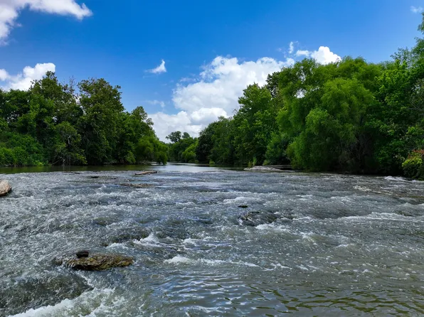 4279 Fm 791, Falls City, TX 78113