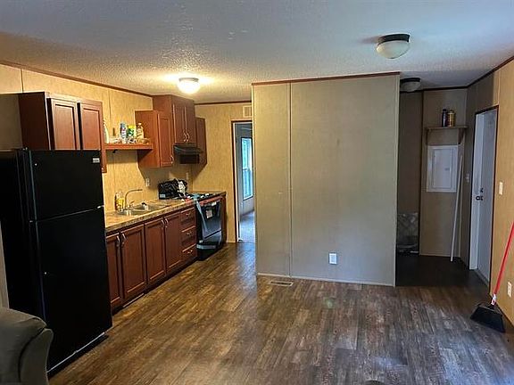 3rd image of 2065 Wayside Farm Rd