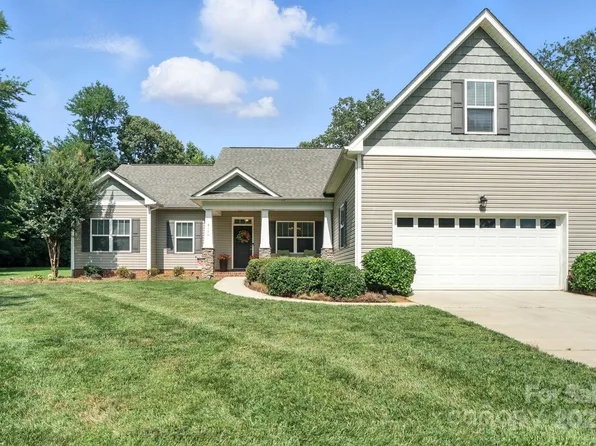 8275 Normandy Rd, Denver, NC 28037