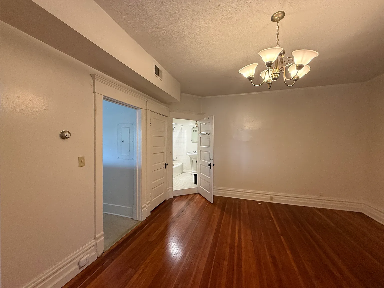1 bed, 690 sqft, $1,000 — Photo 2
