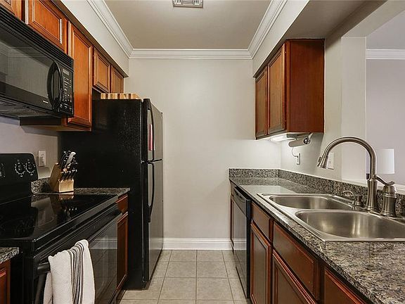 3rd image of 2521 Metairie Lawn Dr #219