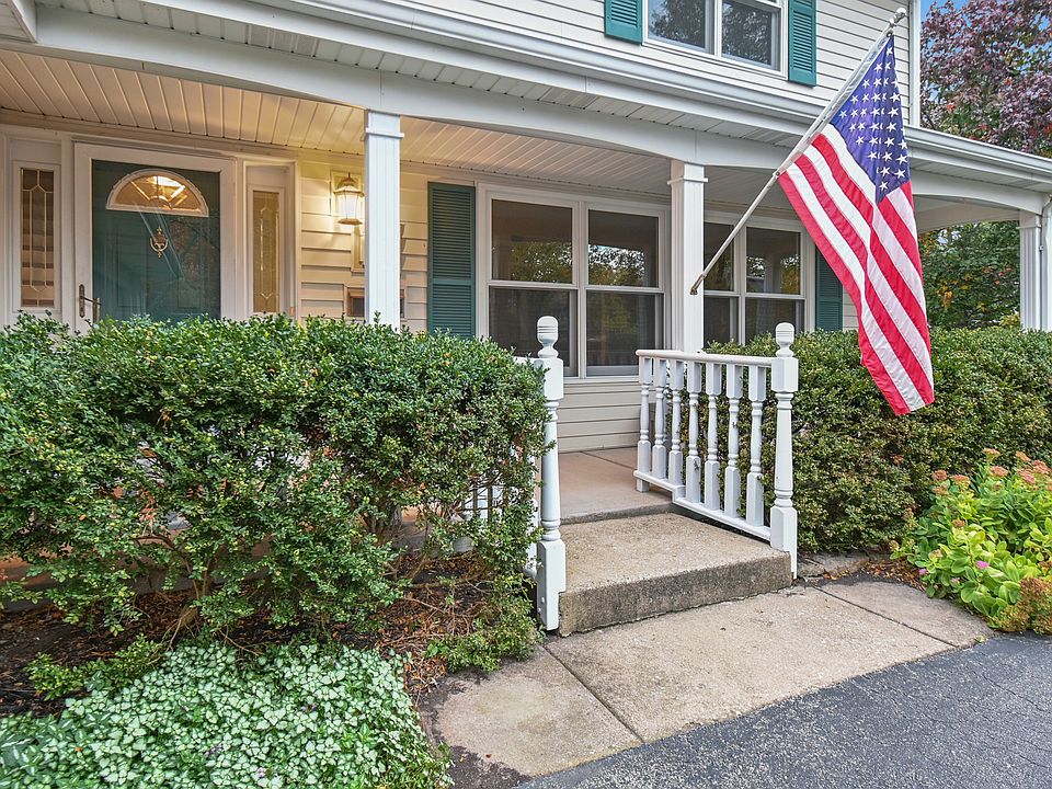2nd image of 846 Park Dr