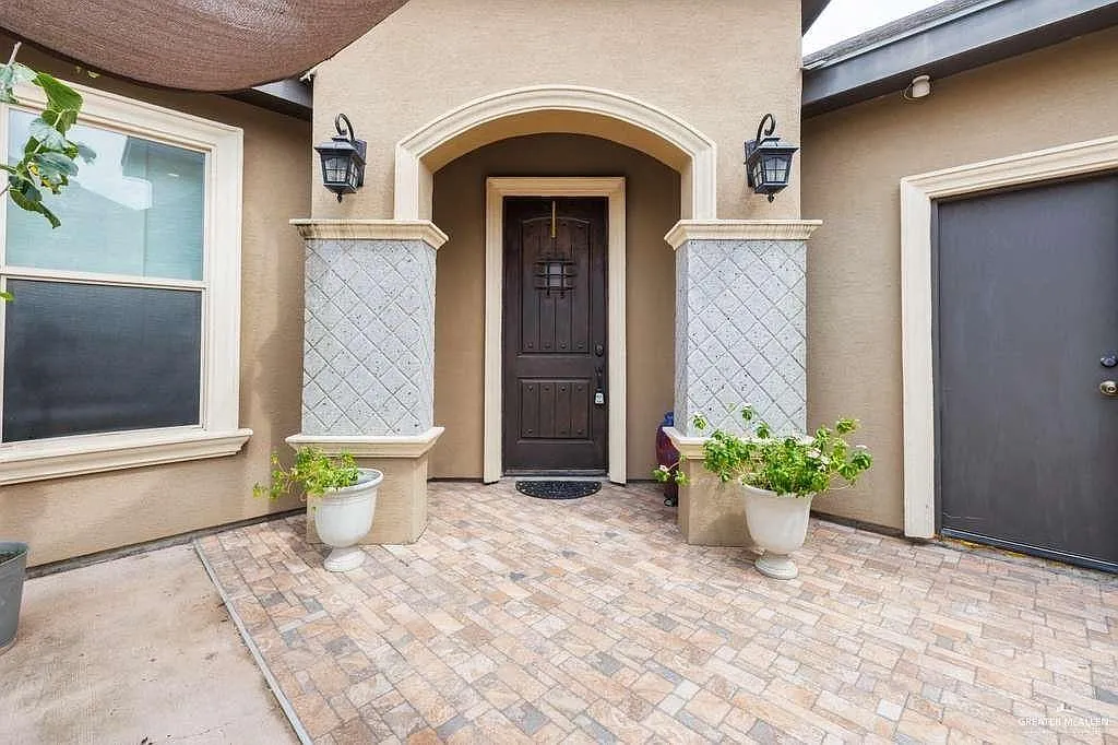 4 bed, 3.5 bath, 2010 sqft, $2,400 — Photo 4