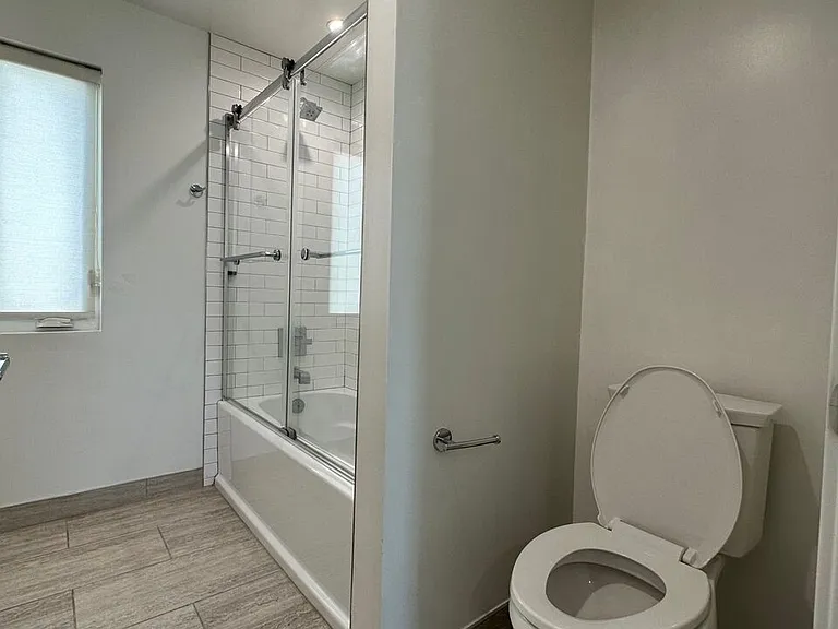 5226 Satsuma Ave — Photo 17