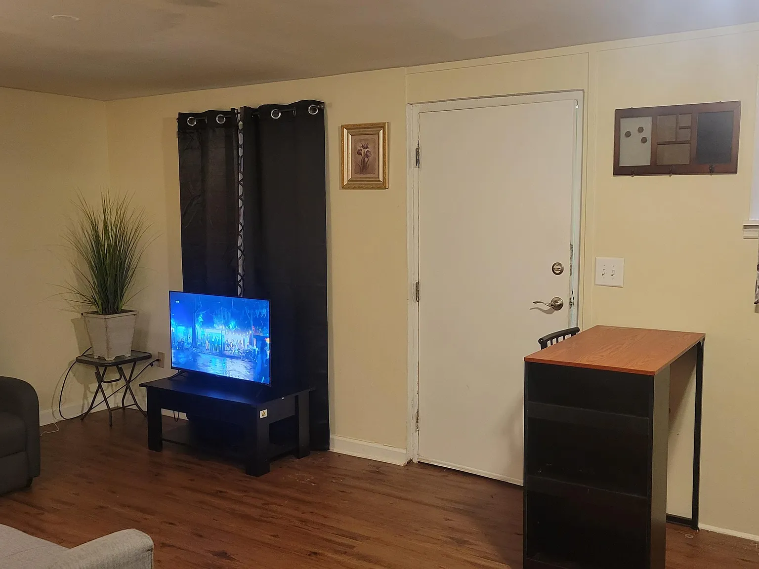 3251 Highpoint Dr — Photo 3