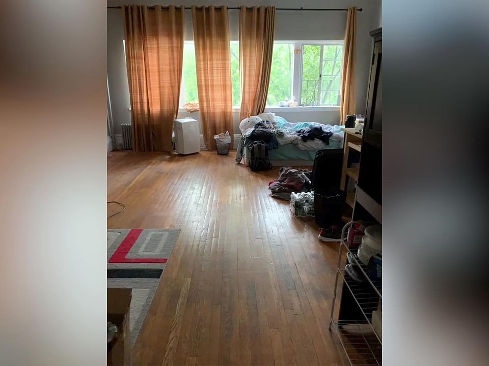 2nd image of 18A Commonwealth Ave #6
